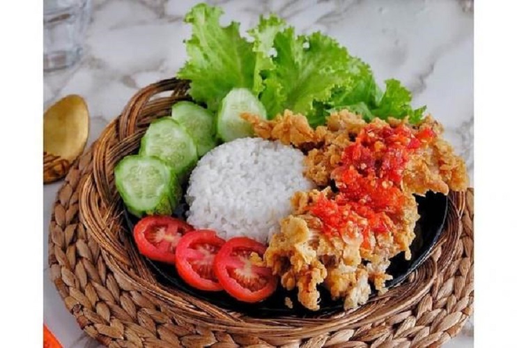 Ayam Geprek Avice 2: Rasa Pedas yang Menggoda di Jantung Cilacap